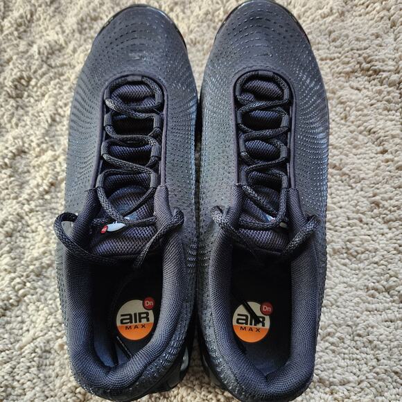 Nike Air Max DN Black Metallic Grey Pre-Owned Sz 11 - Picture 5 of 8